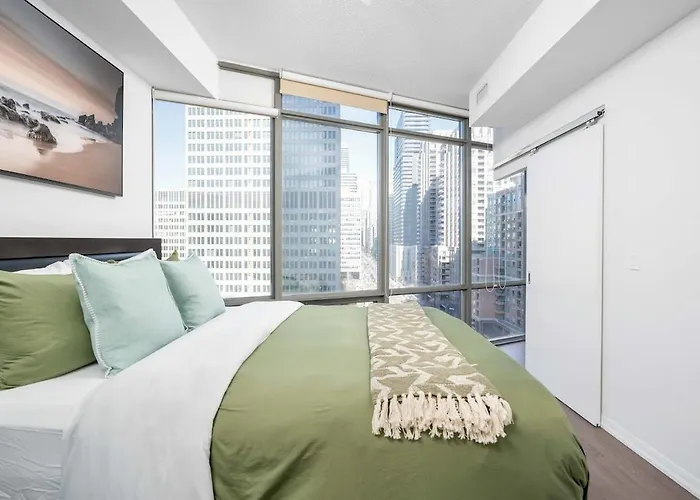 Large 2Br On Bay Street 4 Beds With Balcony
