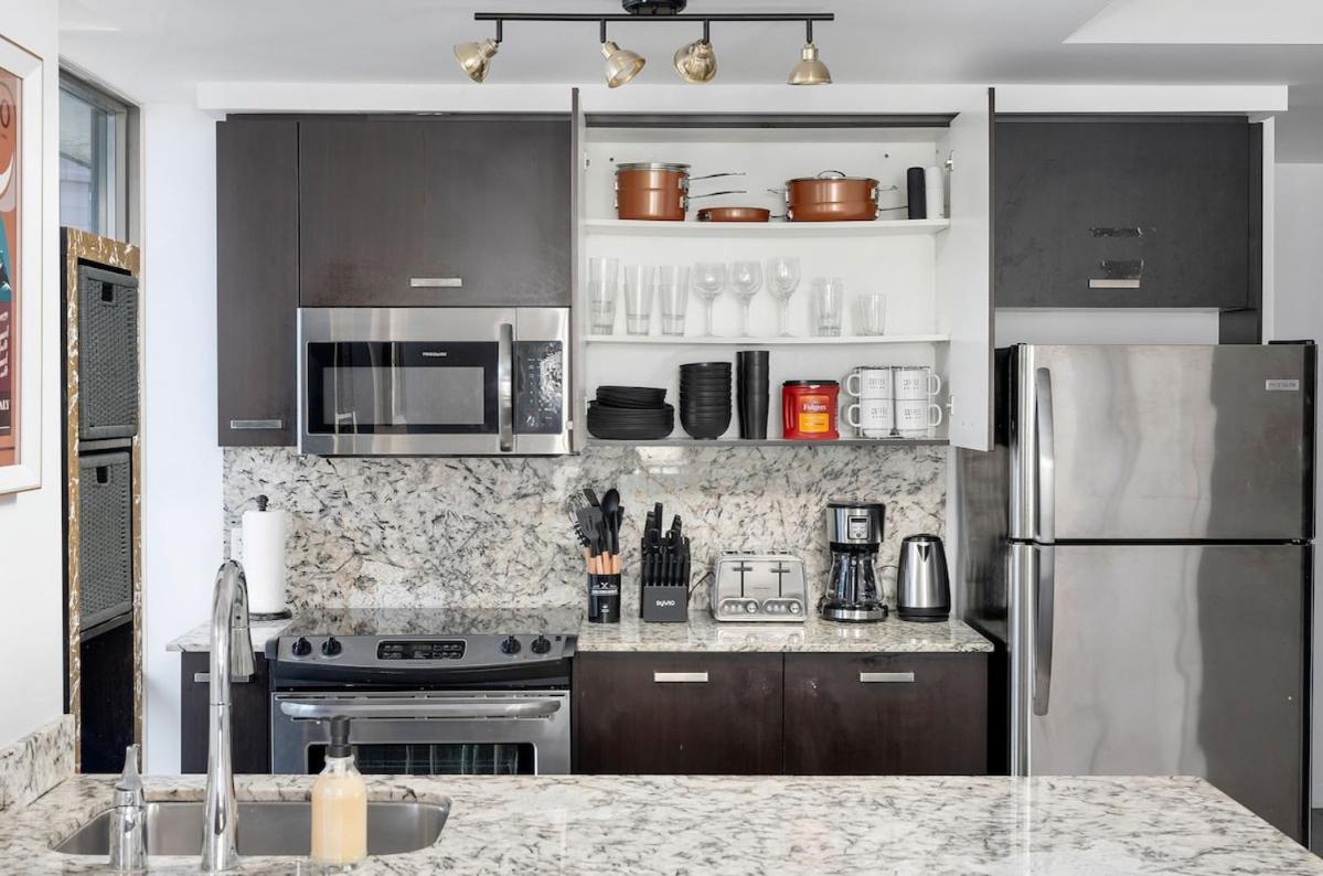 Apartment Large 2br On Bay Street 4 Beds With Balcony *